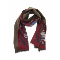 Scarf with geometric pattern